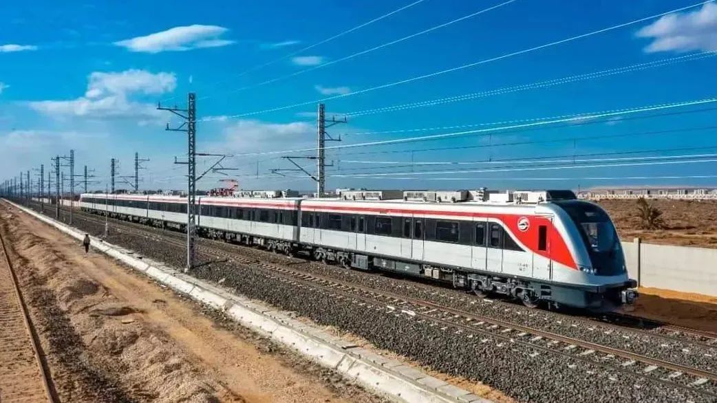 總統見證！埃及齋月十日城鐵路項目順利開通試運行！